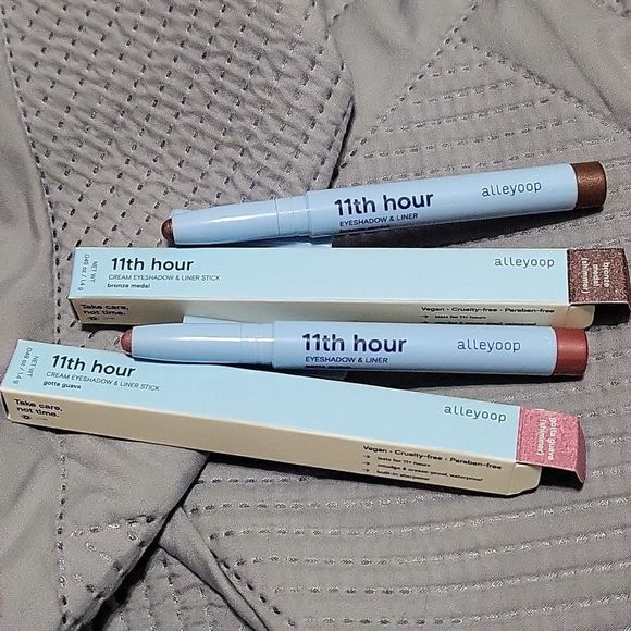 ALLEYOOP Beauty MVP Set with Tote (Swatched) - Picture 10 of 16